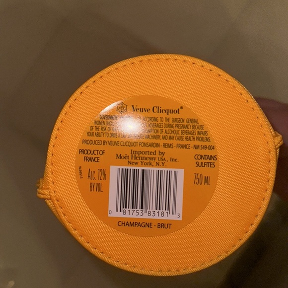 Veuve Clicquot Champagne Brut Bag - Picture 7 of 10
